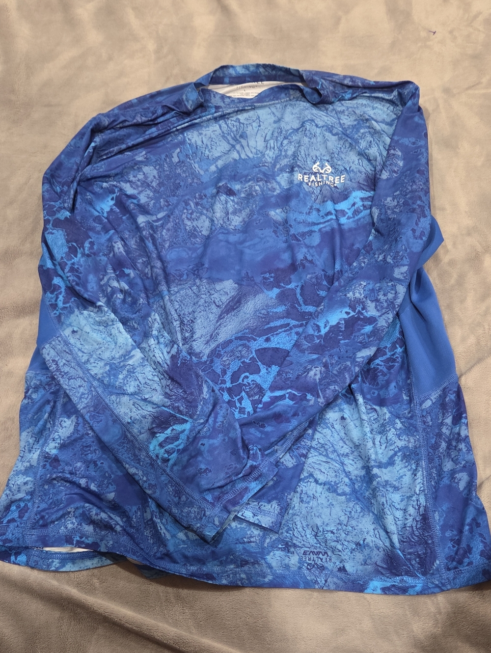 Realtree Men’s Blue Performance Shirt